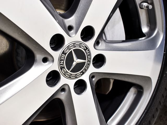Used 2019 White Mercedes-Benz GLC 300 image 17