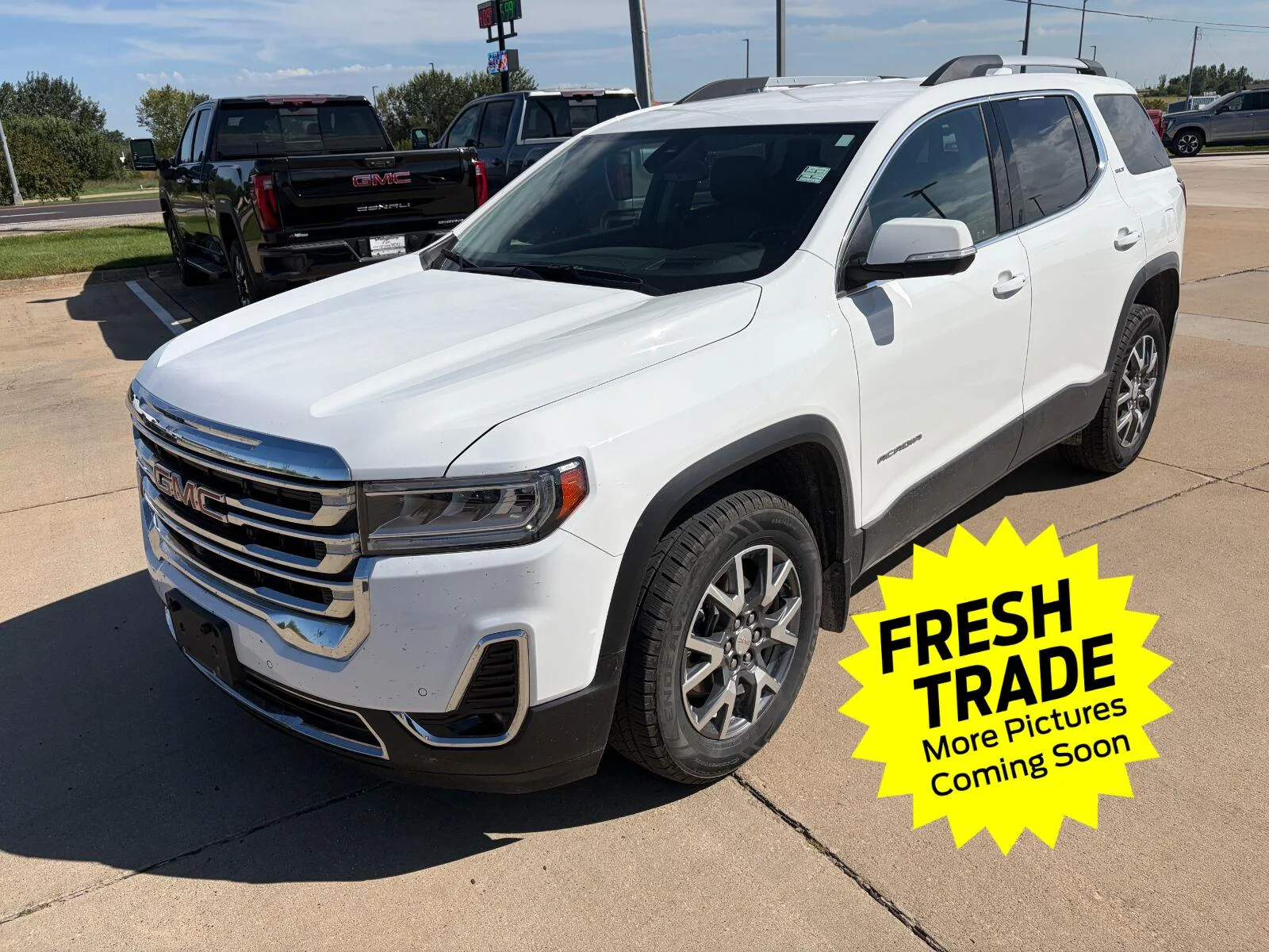 Used 2022 Summit White GMC SLT image 1