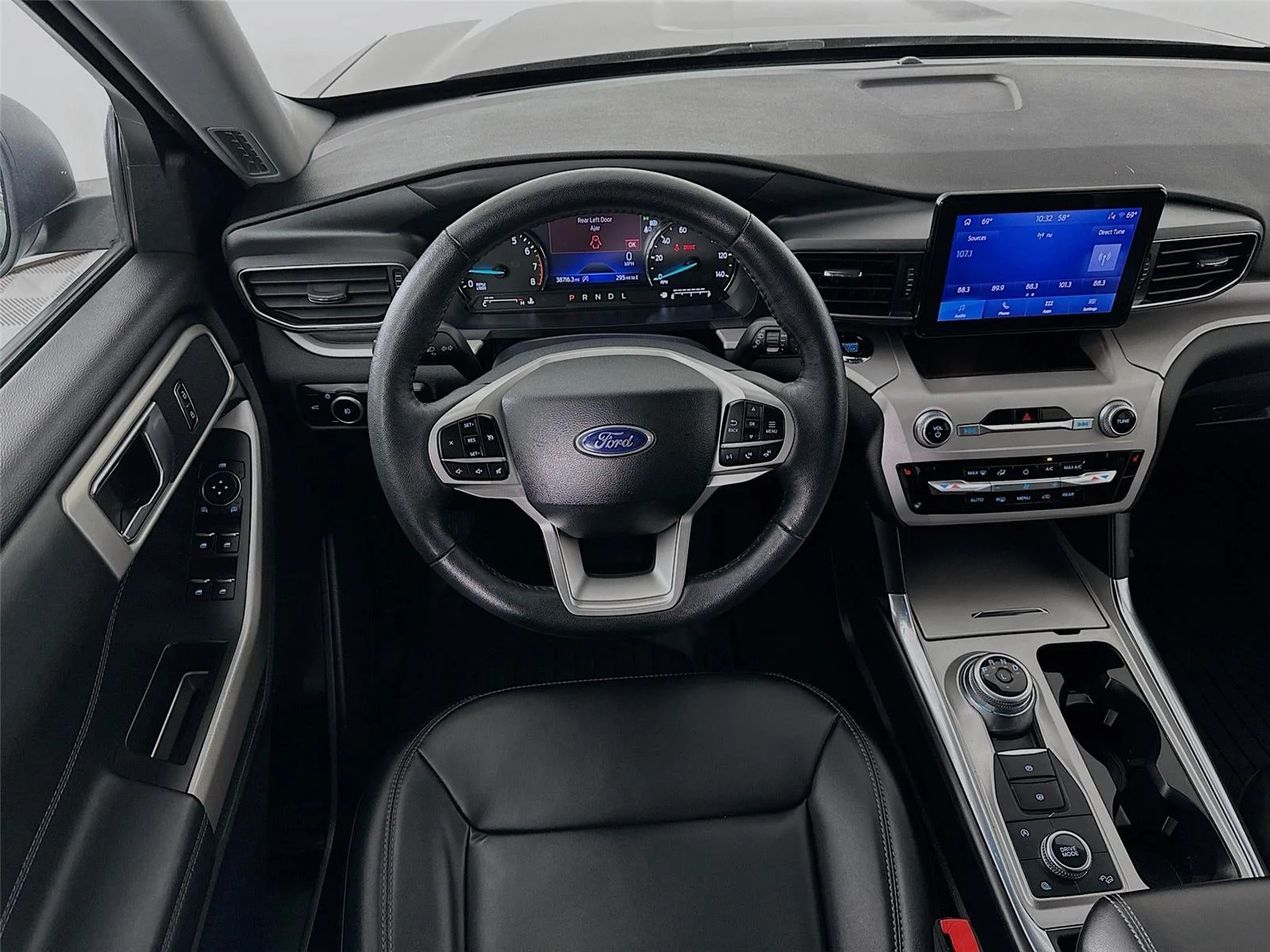 Used 2024  Ford XLT image 2
