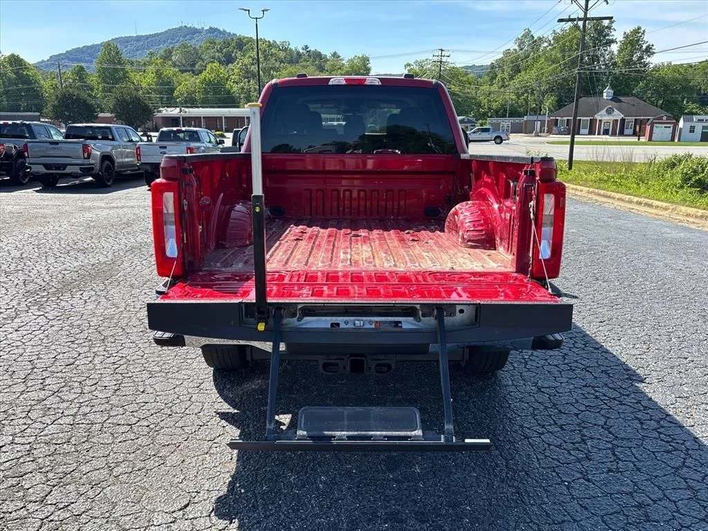 Used 2023 Red Ford XLT image 7