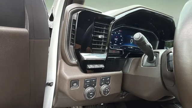 Used 2025 Summit White Chevrolet LTZ image 22