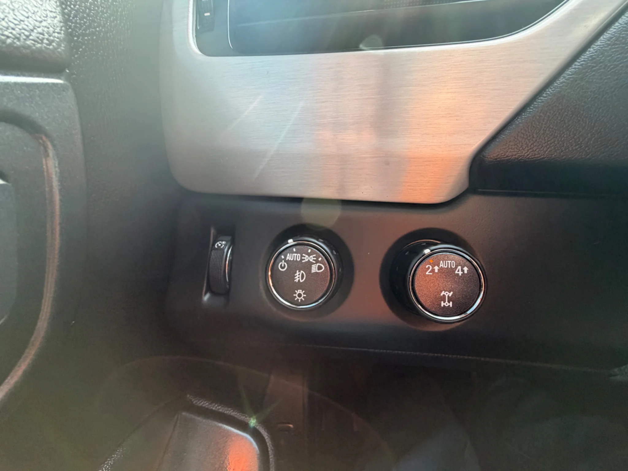 Used 2020 Quicksilver Metallic GMC SLT image 24