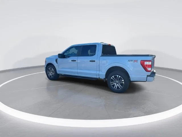 Used 2021 White Ford XL image 5