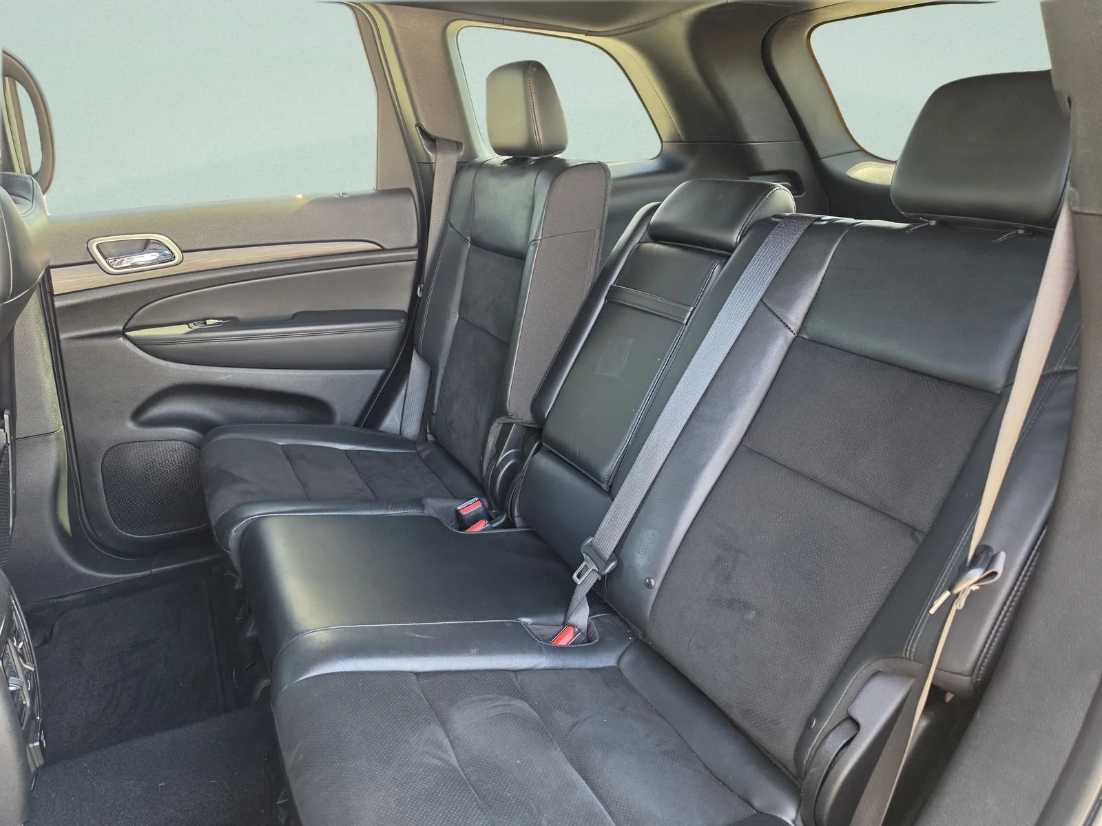 Used 2022 Black Jeep Laredo X image 24