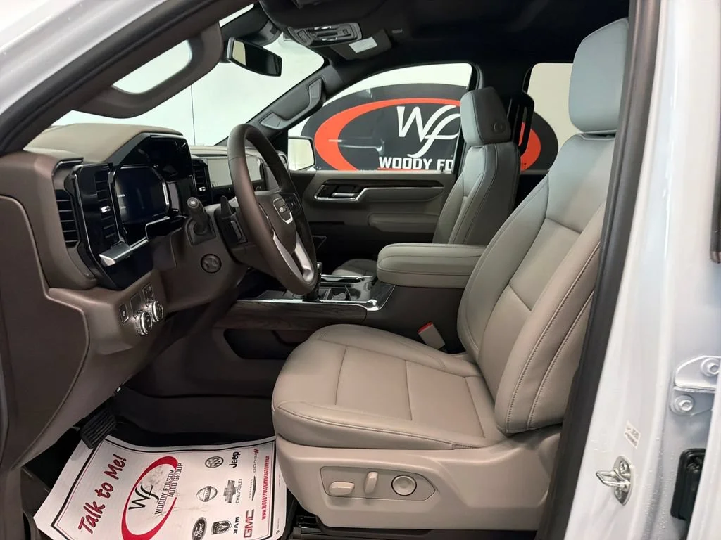 New 2026 Glacier White Tricoat GMC SLT image 9