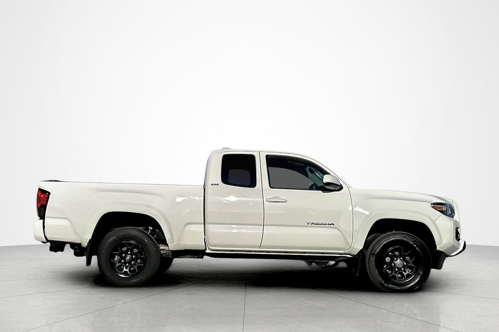 Certified Used 2022 WHITE Toyota SR5 image 6