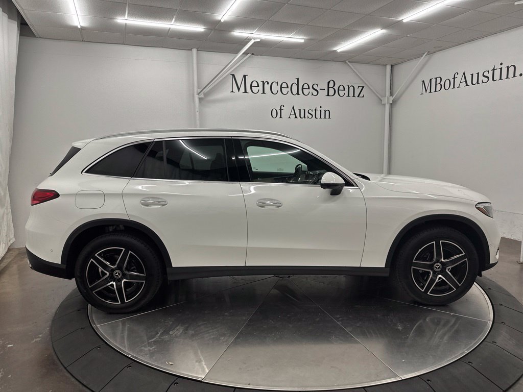 New 2027 Polar White Mercedes-Benz GLC 300 image 38