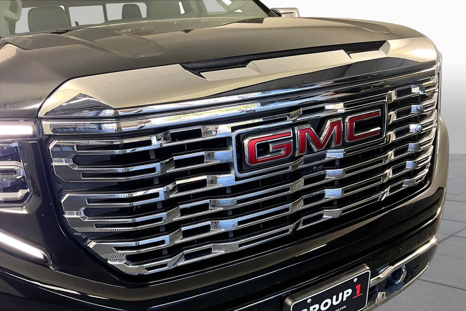 Used 2025 Onyx Black GMC Denali image 29