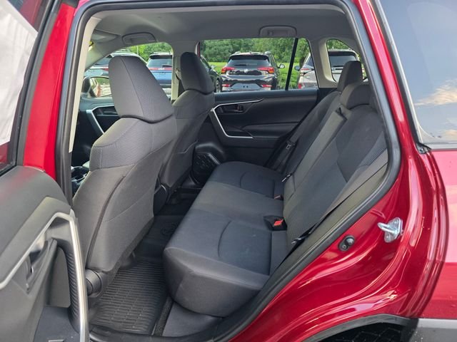 Used 2021 Pearl Toyota LE image 17