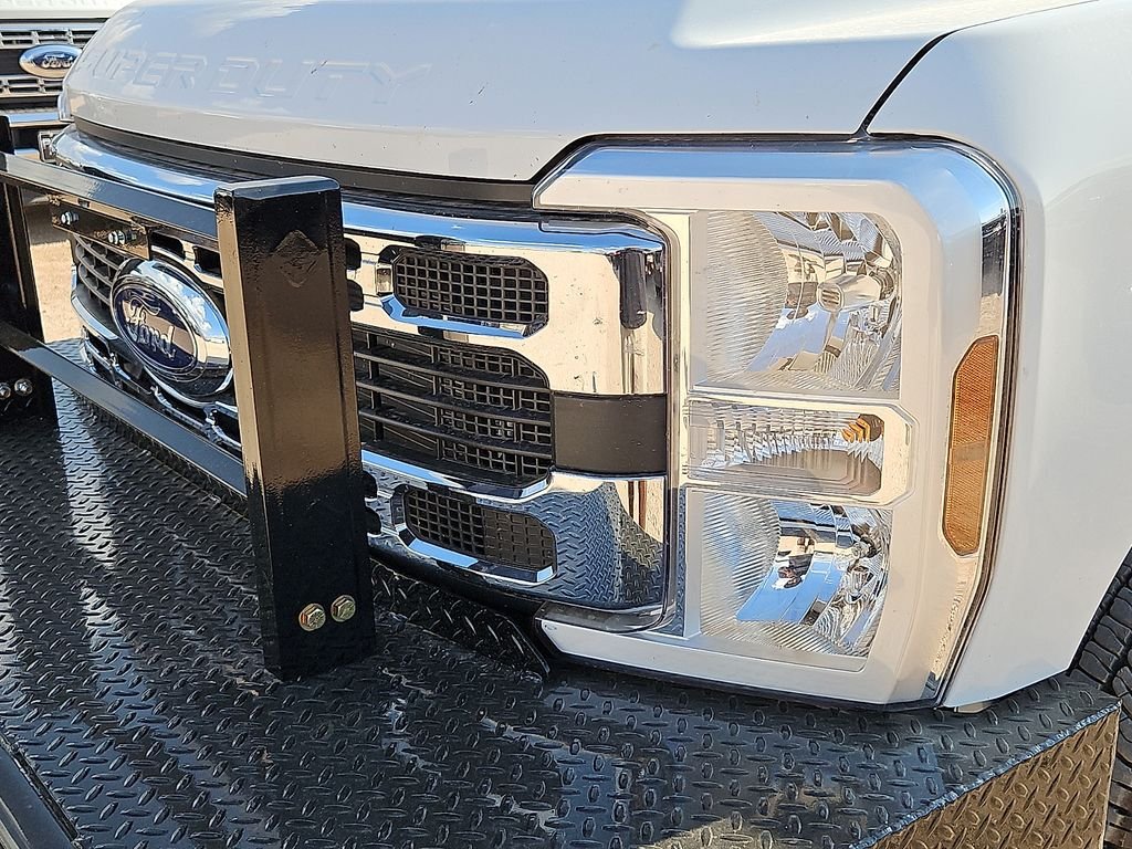 New 2026 Oxford White Ford F-350® XL image 14