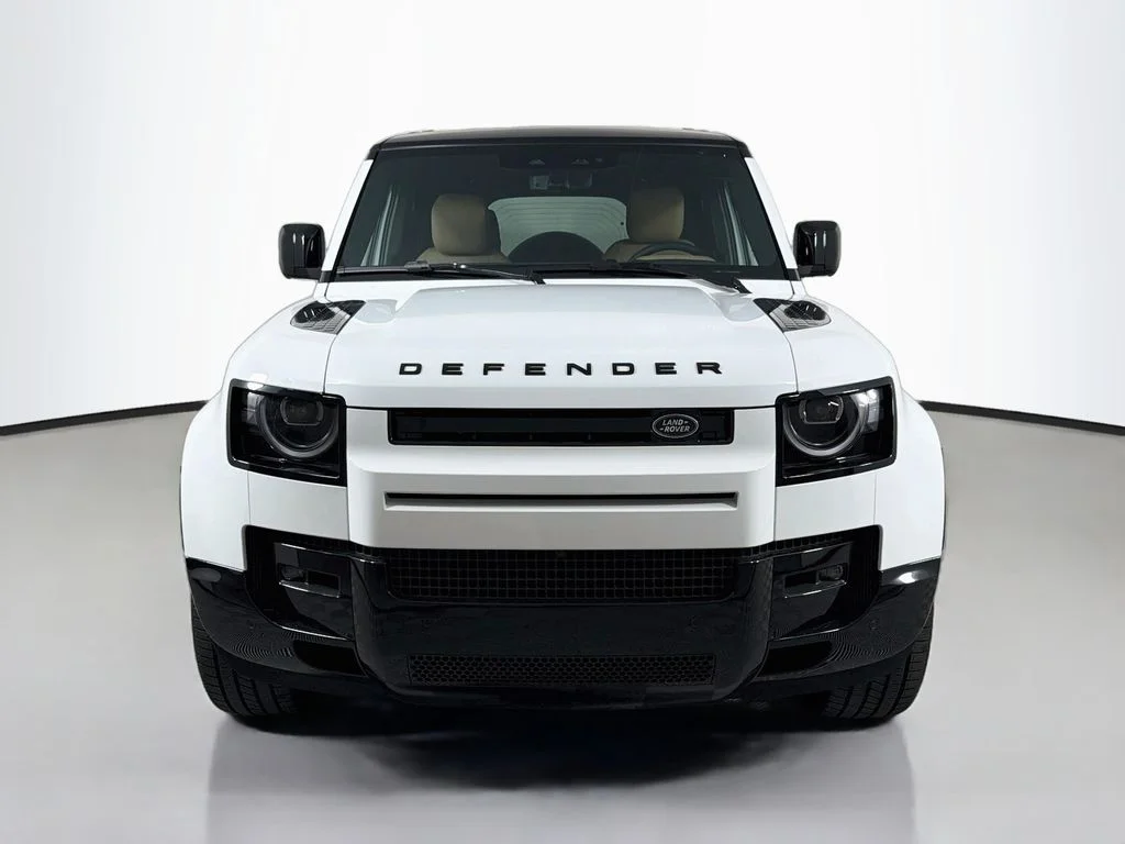 New 2026 Fuji White Land Rover X-Dynamic SE image 2