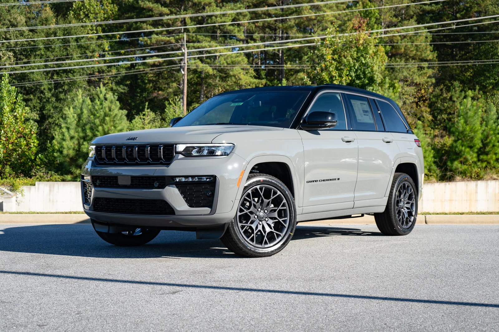 New 2027 Sting-Gray Clear-Coat Paint Jeep Summit image 2
