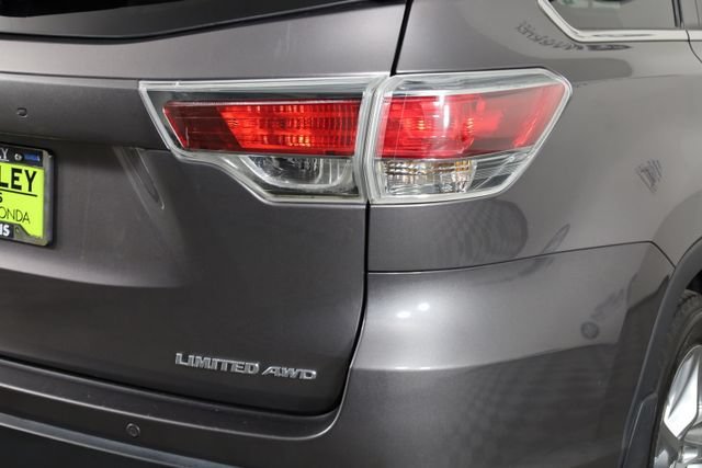 Used 2016 Gray Toyota Limited V6 image 38