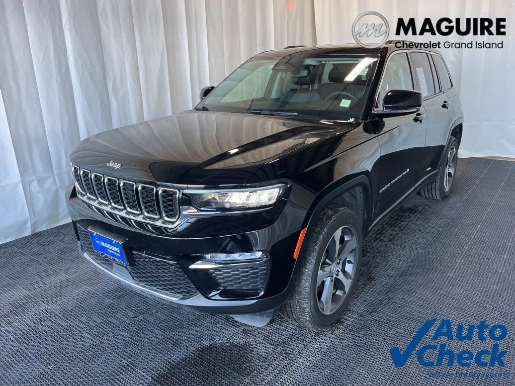 Used 2023 Black Jeep Limited image 1