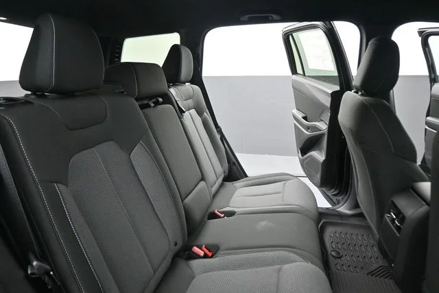 New 2026 Diamond Black Crystal Pearl-Coat Exterior Paint Jeep Laredo image 23