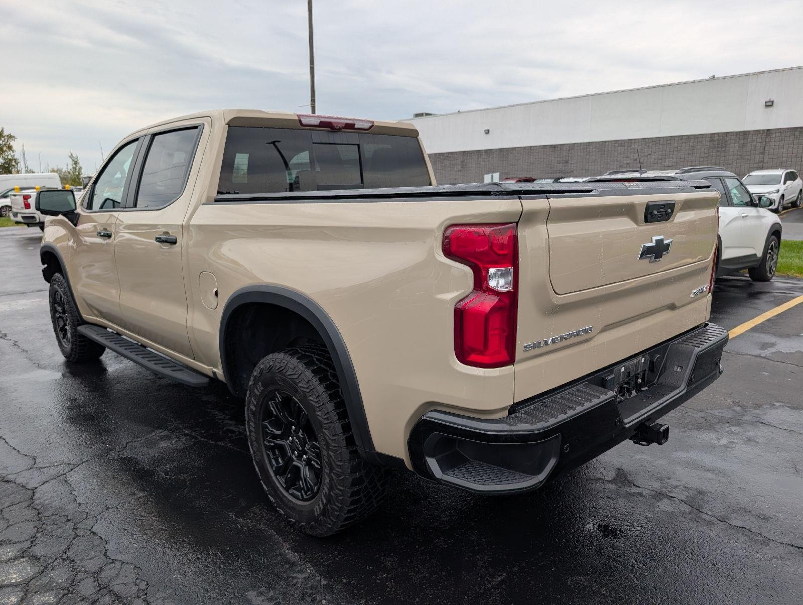Used 2022 Sand Dune Metallic Chevrolet ZR2 image 5