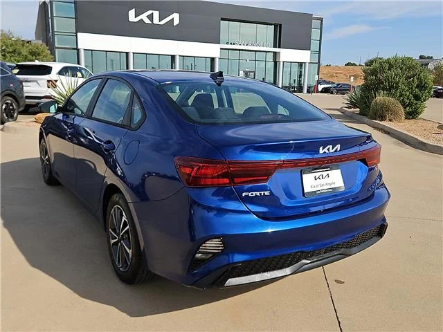 Used 2024 Blue KIA LXS (IVT) image 3