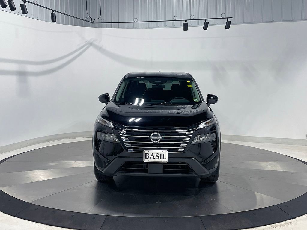 Used 2026  Nissan SV image 9
