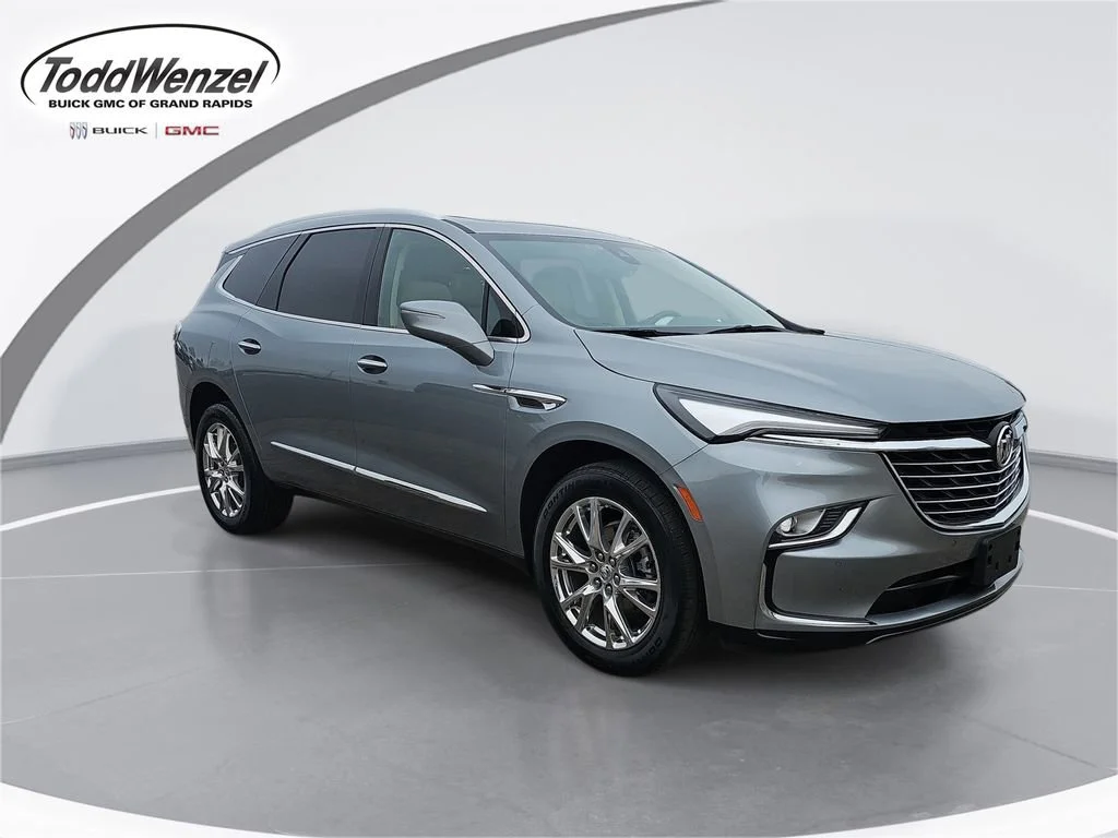 2023 Buick Enclave Essence AWD's photo