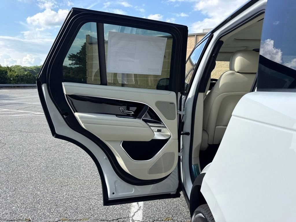 New 2026 Fuji White Land Rover SE image 12