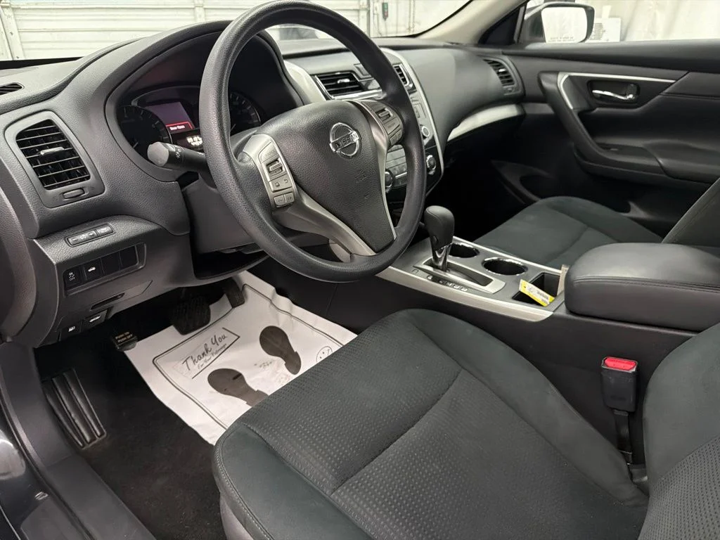 Used 2015 Blue Nissan 2.5 S image 14
