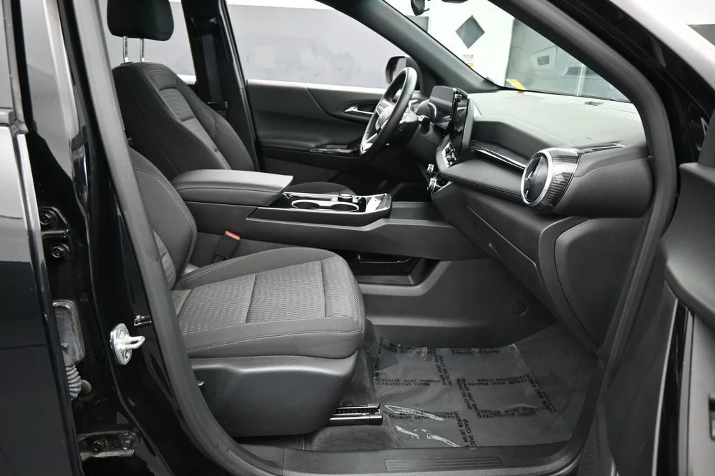 Used 2026 Mosaic Black Metallic Chevrolet LT image 37