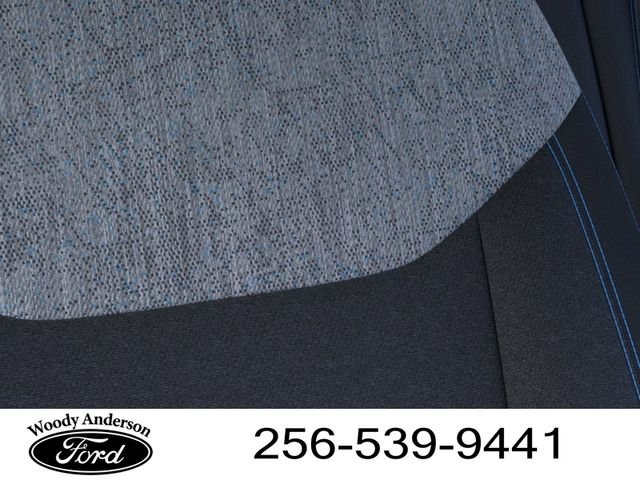 New 2025 Oxford White Ford XLT image 17