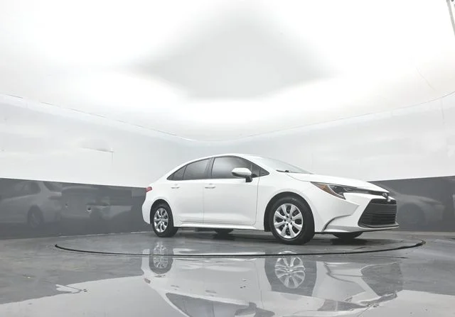Used 2023 White Toyota LE image 34