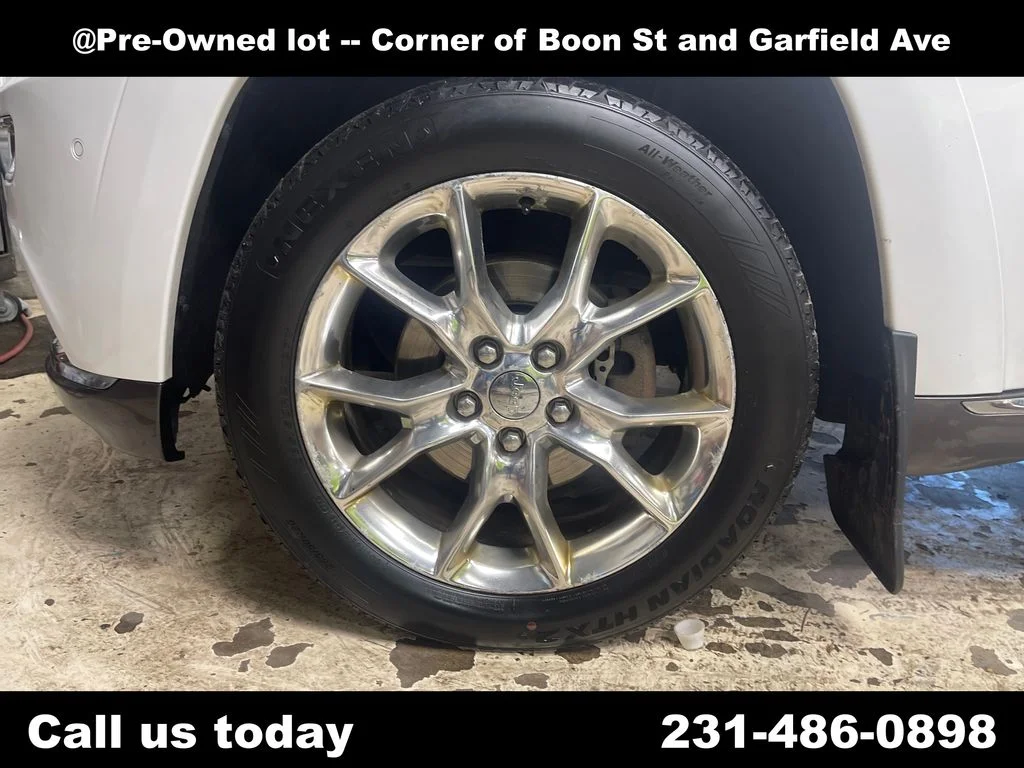 Used 2014 White/off-white Jeep Summit image 11