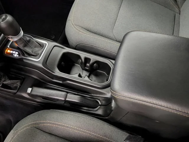 Used 2025 Bright White Cl Jeep Sahara image 21