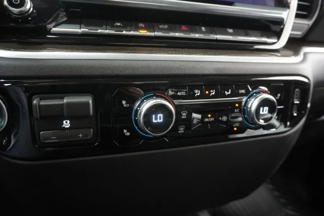 New 2026 Summit White GMC Elevation image 34