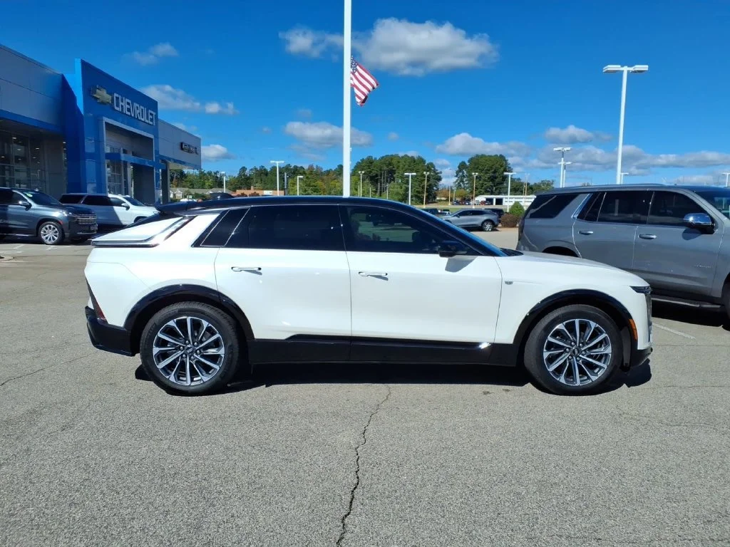 Used 2024 Cadillac LYRIQ Sport 1 with VIN 1GYKPTRL1RZ117138 for sale in Henderson, NC