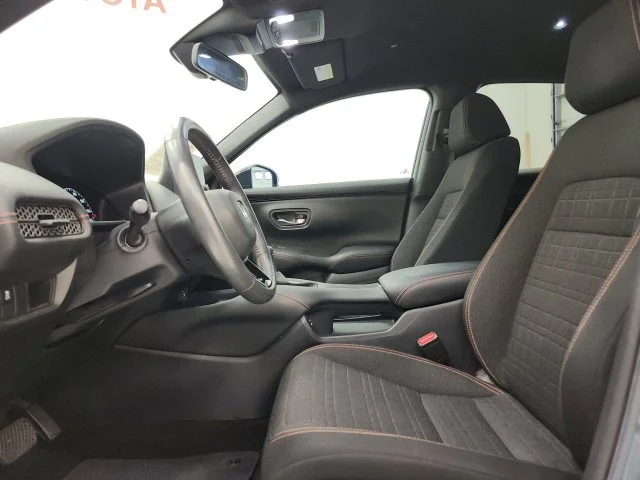 Used 2024  Honda Sport image 14