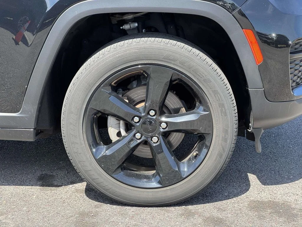 Used 2023 Black Jeep Altitude X image 12