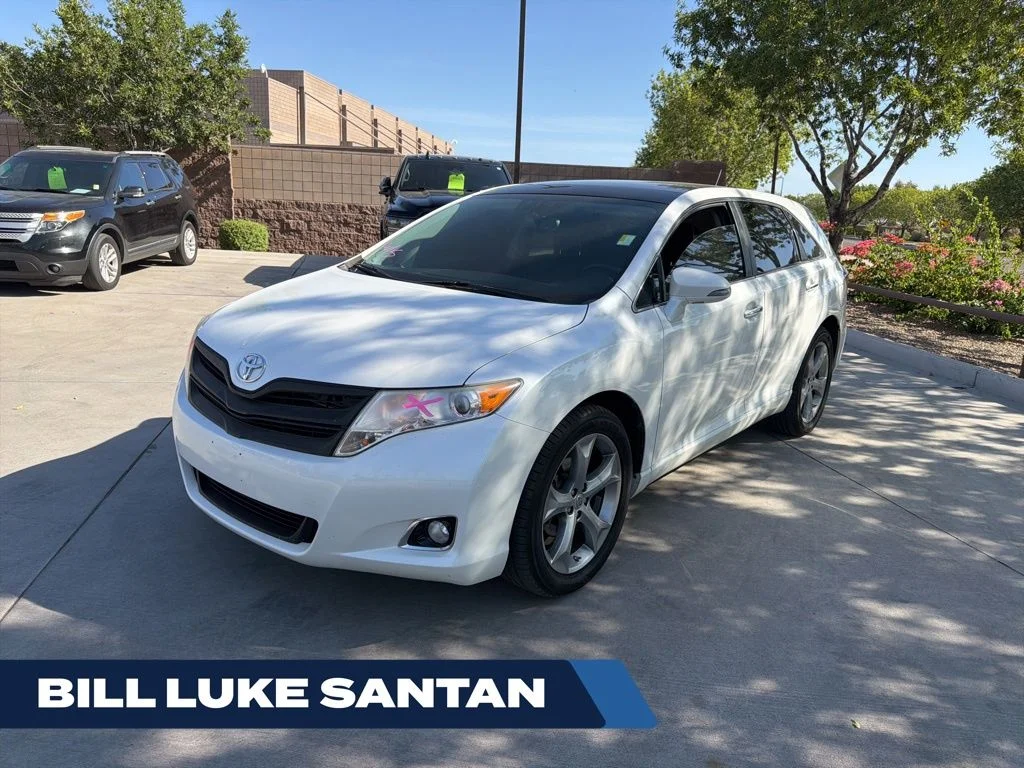 Used 2013 White Toyota XLE image 1