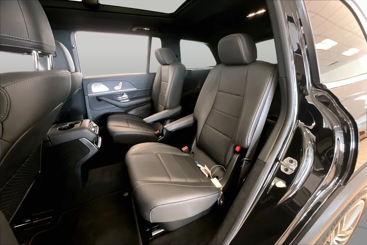 Used 2025 Obsidian Black Metallic Mercedes-Benz GLS 450 image 18