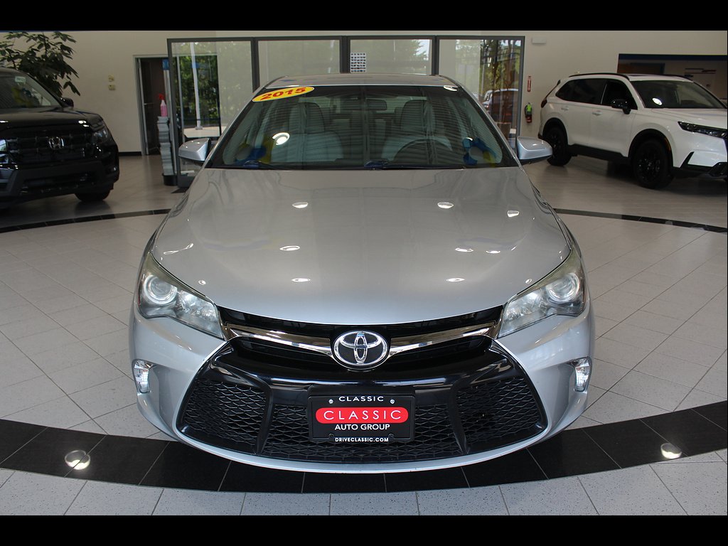 Used 2015 Toyota Camry SE with VIN 4T1BF1FK2FU105755 for sale in Streetsboro, OH