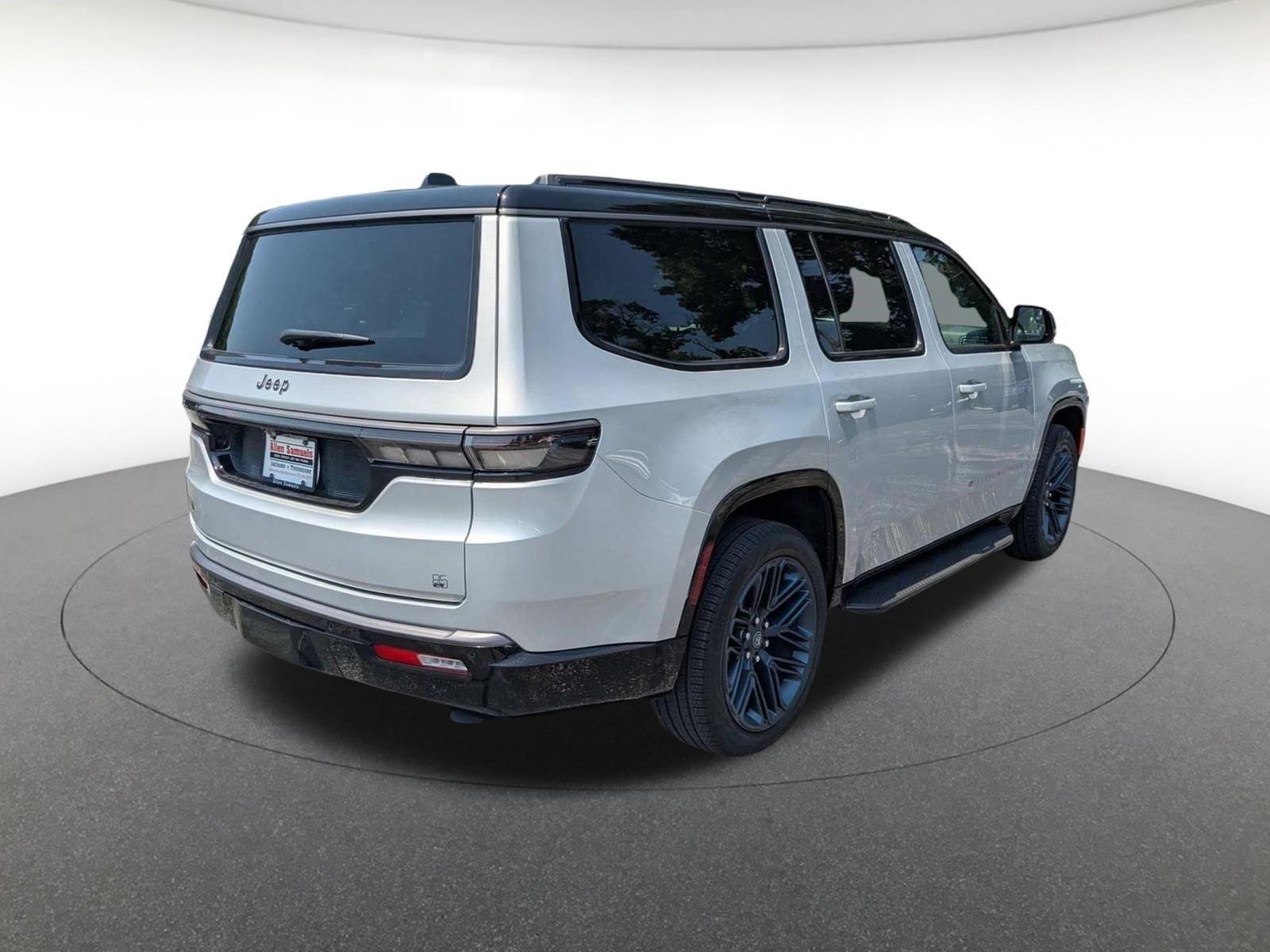New 2026 Silver-Zynith Exterior Paint Jeep 85th Anniversary image 4