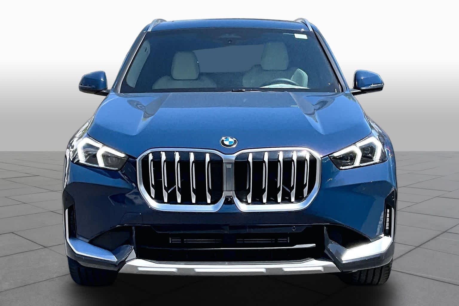 New 2026 Night Dusk Blue Metallic BMW xDrive28i image 3