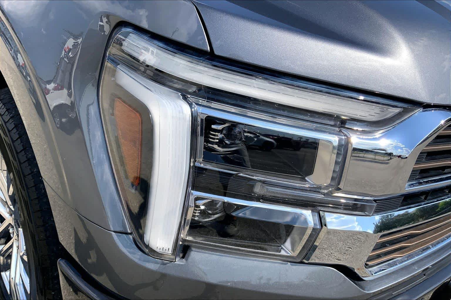 Used 2024 Carbonized Gray/Darkened Bronze Ford King Ranch image 28