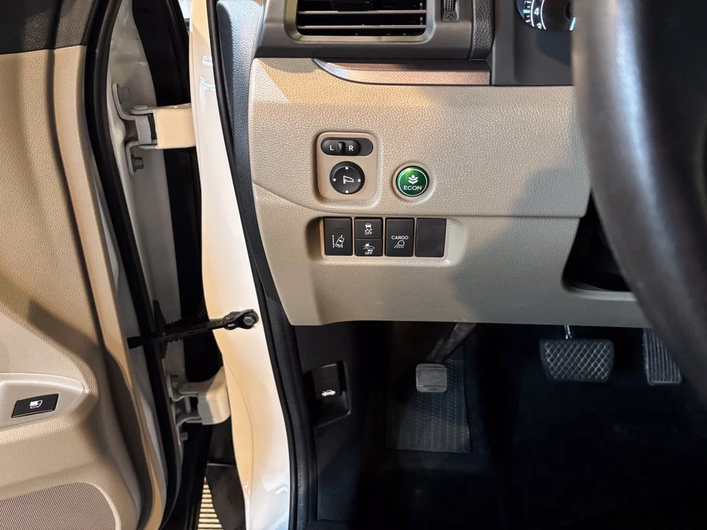 Certified Used 2023 Platinum White Pearl Honda AWD RTL image 15