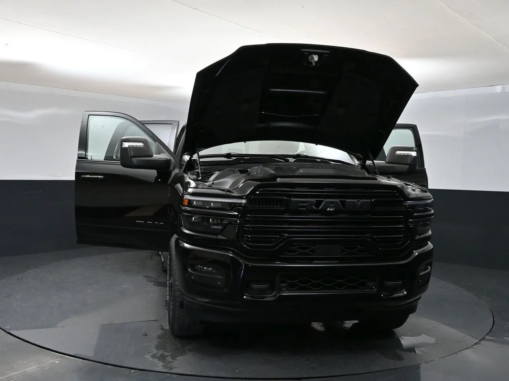 New 2026 Diamond Black Crystal Pearl-Coat Exterior Paint RAM Laramie image 41