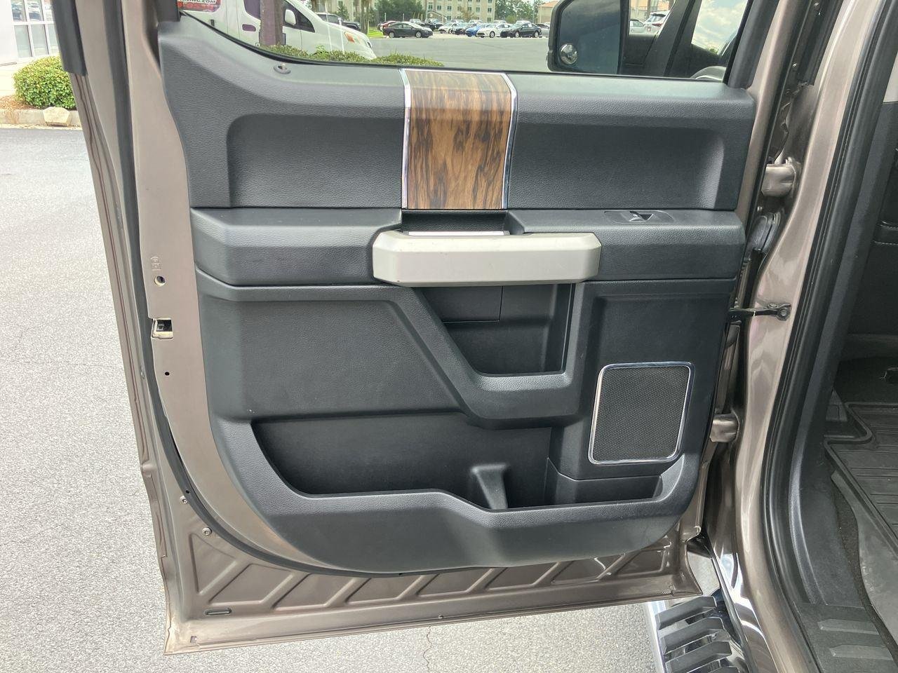 Used 2019 Gray (Stone Gray) Ford Lariat SuperCrew 4WD image 22