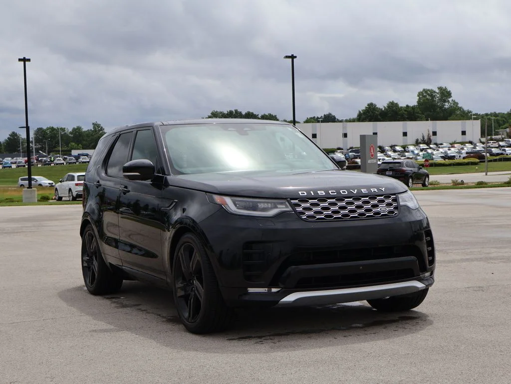 Used 2025  Land Rover Metropolitan Edition image 3