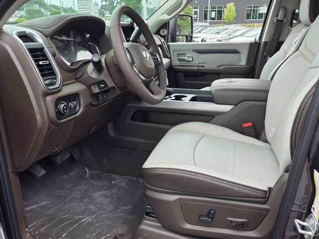 New 2026 Granite Crystal Metallic Clear-Coat Exterior Paint RAM Laramie image 13