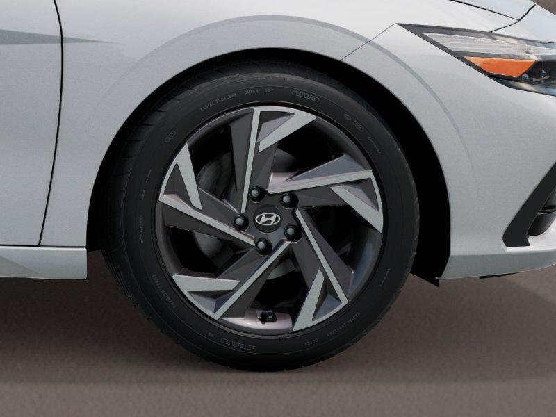 2025 Hyundai Elantra Limited - Photo 8