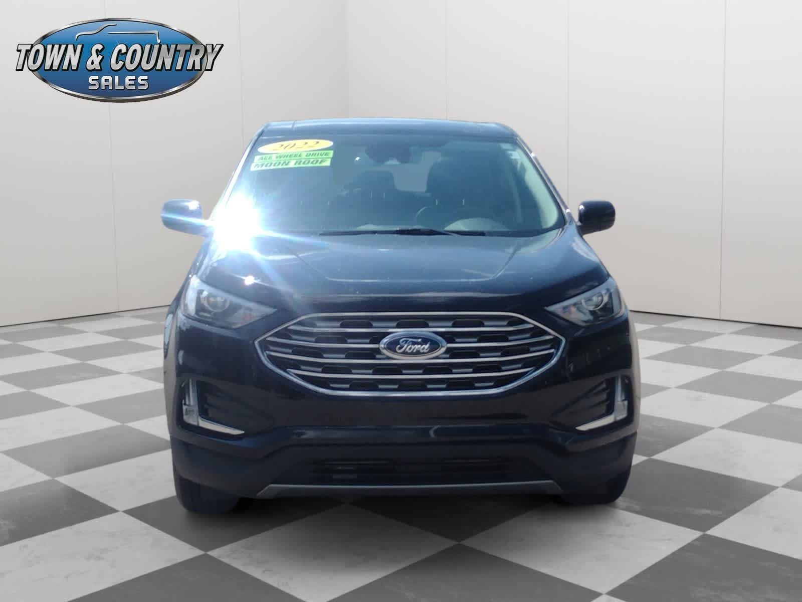 Used 2022 Agate Black Metallic Ford SEL image 2