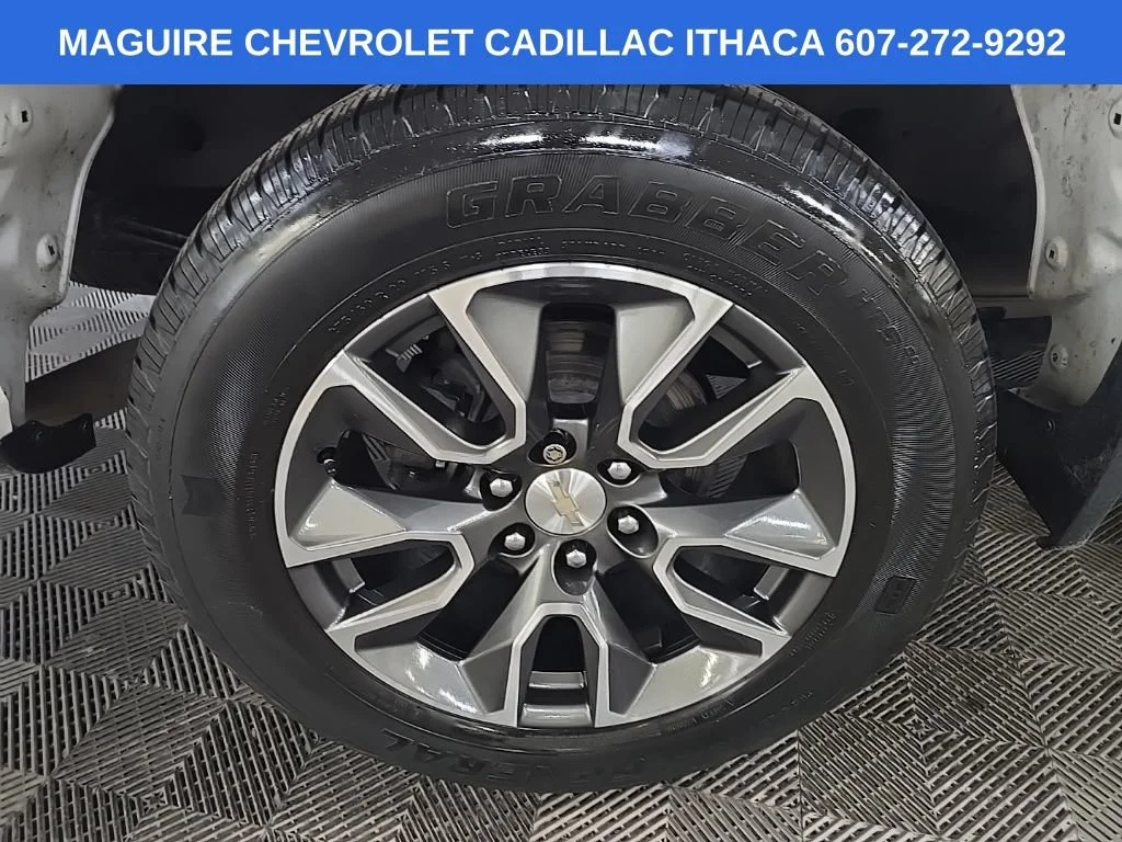 Used 2022 Summit White Chevrolet LT image 13