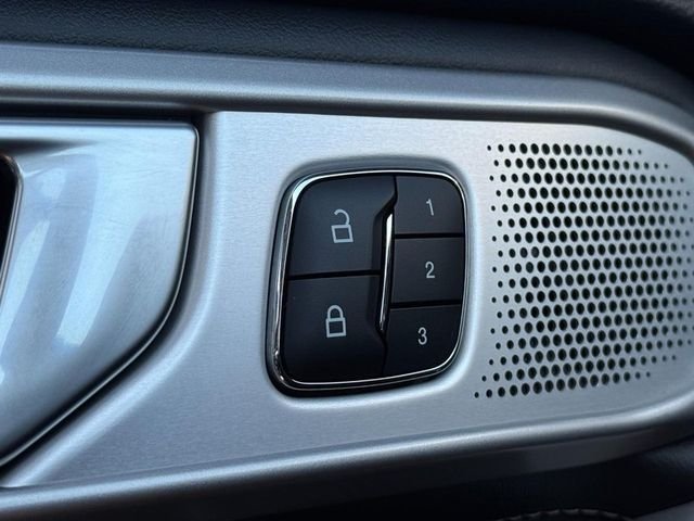 2023 Ford Explorer Limited - Photo 17