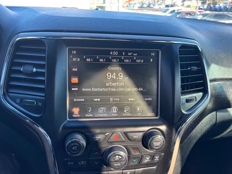 Used 2015 Silver Jeep Laredo image 12